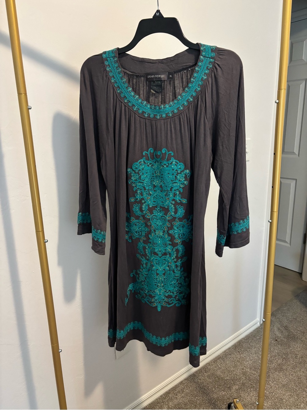Urban mango embroidered dress! Size XL